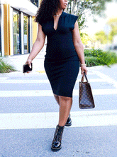 Einfarbiges Minikleid mit V-Ausschnitt