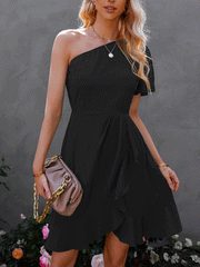 Minivestido con volante y un hombro al descubierto