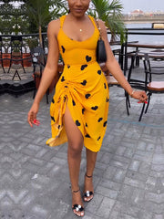 Vestido midi fruncido con cordón y estampado de corazones