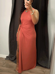 Vestido largo con cordón y abertura alta