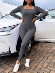 Mono ajustado con cuello halter y canalé