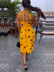 Vestido midi fruncido con cordón y estampado de corazones