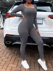 Mono ajustado con cuello halter y canalé