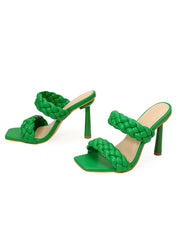 Tacones de aguja con punta abierta y trenzados