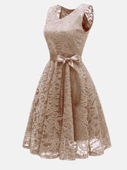 Elegante vestido de fiesta de encaje sin mangas