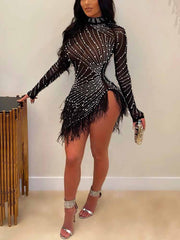 Minivestido con abertura y malla de diamantes de imitación