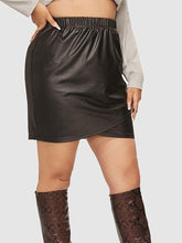 Einfarbig passender Hüftrock