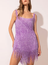 Rückenfreies Kleid mit U-Ausschnitt und Quasten