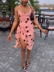 Vestido midi fruncido con cordón y estampado de corazones