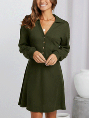 Vestido midi de punto con botones tipo gofre