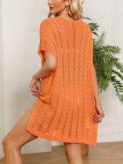 Vestido playero de crochet con escote en V