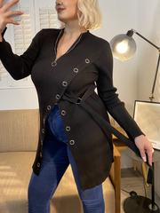 Pullover mit einfarbigem Schlitz am Saum