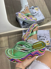 Cuñas retro con puntera recortada