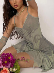 Vestido mini con cuello halter y mangas largas