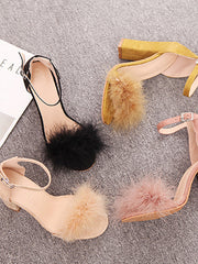 Sandalias de piel con tiras en el tobillo y tacones