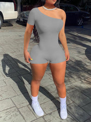 Mono corto ajustado de canalé con un hombro al descubierto