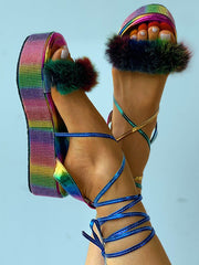 Sandalias con tiras esponjosas y diamantes de imitación