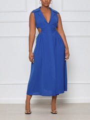 Kleid mit seitlichem Cut-out und Reverskragen