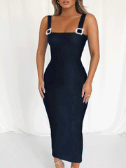 Figurbetontes Maxikleid mit Rautenknöpfen