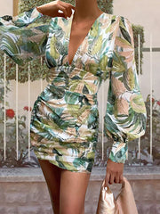 Vestido mini ajustado con frunces y estampado floral