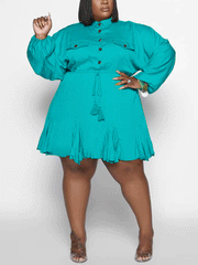 Vestido mini con botones y cuello vuelto