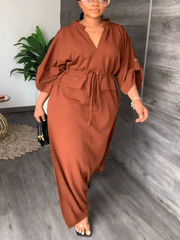 Vestido largo con escote en V y cordón en la cintura