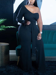 Mono liso con plumas y un hombro descubierto