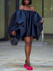 Schulterfreies Kleid mit Laternenärmeln