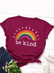 Sei freundlicher Regenbogen-T-Shirt