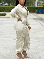 Mono con bolsillos y cordón con cremallera y escote en V profundo