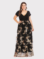 Elegantes Netzkleid mit Pailletten