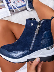 Bota de piel con cremallera lateral