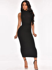 Einfarbiges rückenfreies Maxikleid