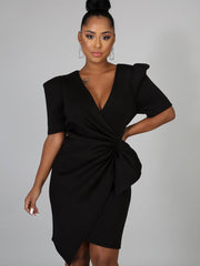 Midikleid mit V-Ausschnitt und Rüschen