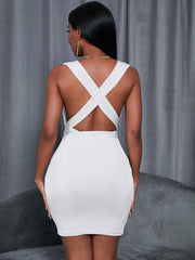 Minivestido sin espalda y con escote en V profundo