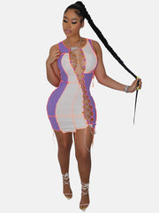 Vestido mini con encaje y aberturas