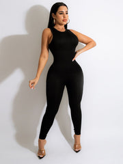 Mono ajustado con escote en V profundo