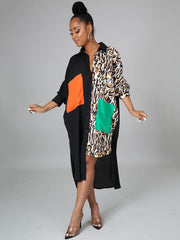 Kleid mit Umlegekragen und unregelmäßigem Muster