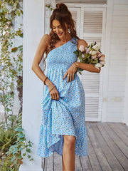 Vestido midi con un solo hombro y estampado floral