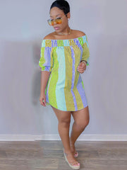 Minivestido de rayas con hombros descubiertos