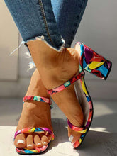 Sandalen aus PU mit Peep-Toe und dickem Absatz