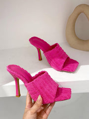 Tacones con punta cuadrada de toalla