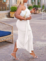 Vestido midi con volante y un hombro al descubierto