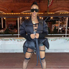 Chaqueta acolchada con cuello chal y mangas abullonadas con botones en V profundo - Negra