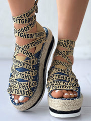 Sandalias con plataforma y letras