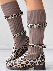 Botas de tacón plano de punto de leopardo