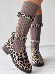 Botas de tacón plano de punto de leopardo