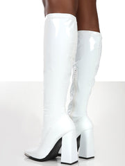 Botas de piel sintética de tacón alto de color liso