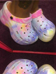 Sandalias casuales con suela gruesa y agujeros