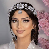 Diadema con adornos de diamantes de imitación y cristales con diseño floral en forma de lágrima - Plateado